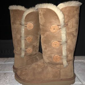 CHESTNUT BAILEY BUTTON TALL UGGS